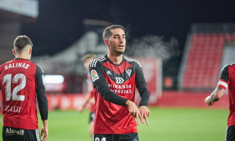 Roberto López por fin se luce con el Mirandés
