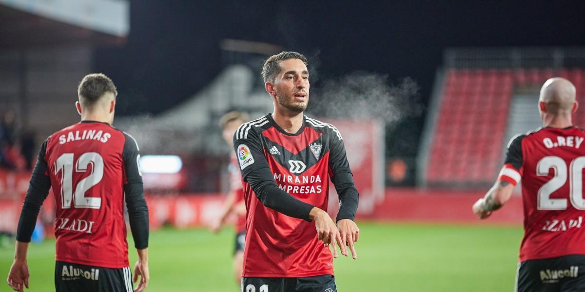 Roberto López por fin se luce con el Mirandés