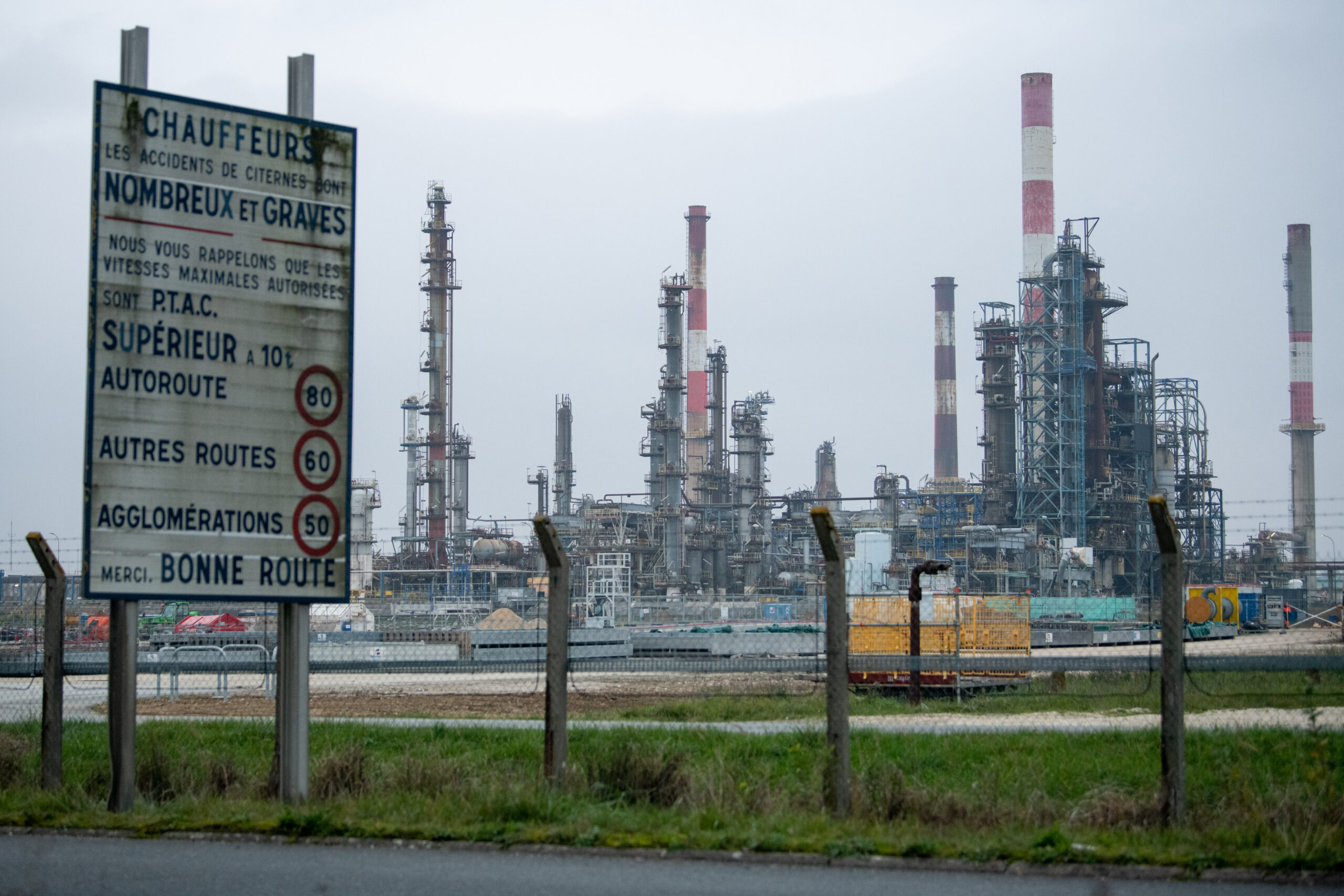 Rusia rechaza el tope de $60 por barril para su petróleo y advierte de cortes