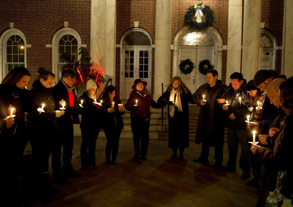 Sandy Hook, diez años de la matanza que impulsó el activismo por el control de armas en EE UU