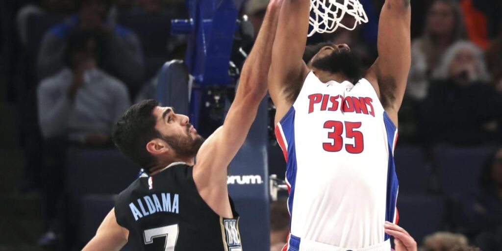 Santi Aldama sigue a lo suyo en una noche anecdótica para los españoles