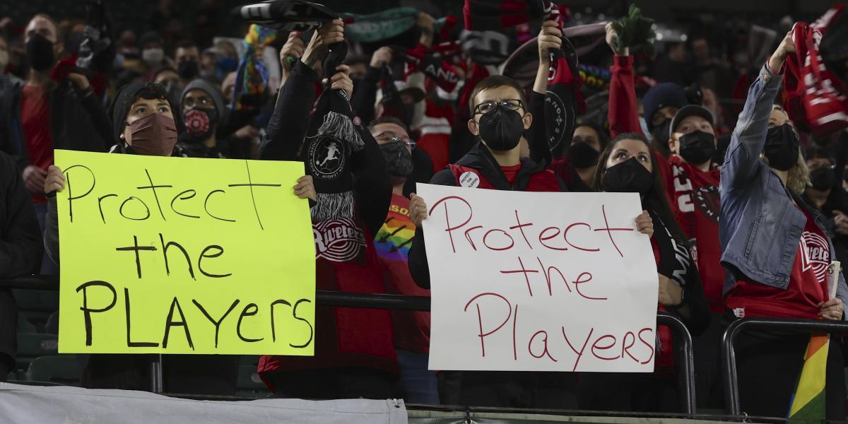 Sigue el escándalo en el futbol femenino de Estados Unidos