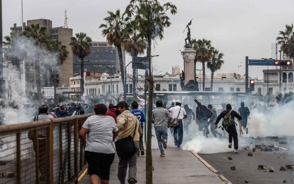 Simpatizantes y opositores de Pedro Castillo se enfrentan | Fotos y videos