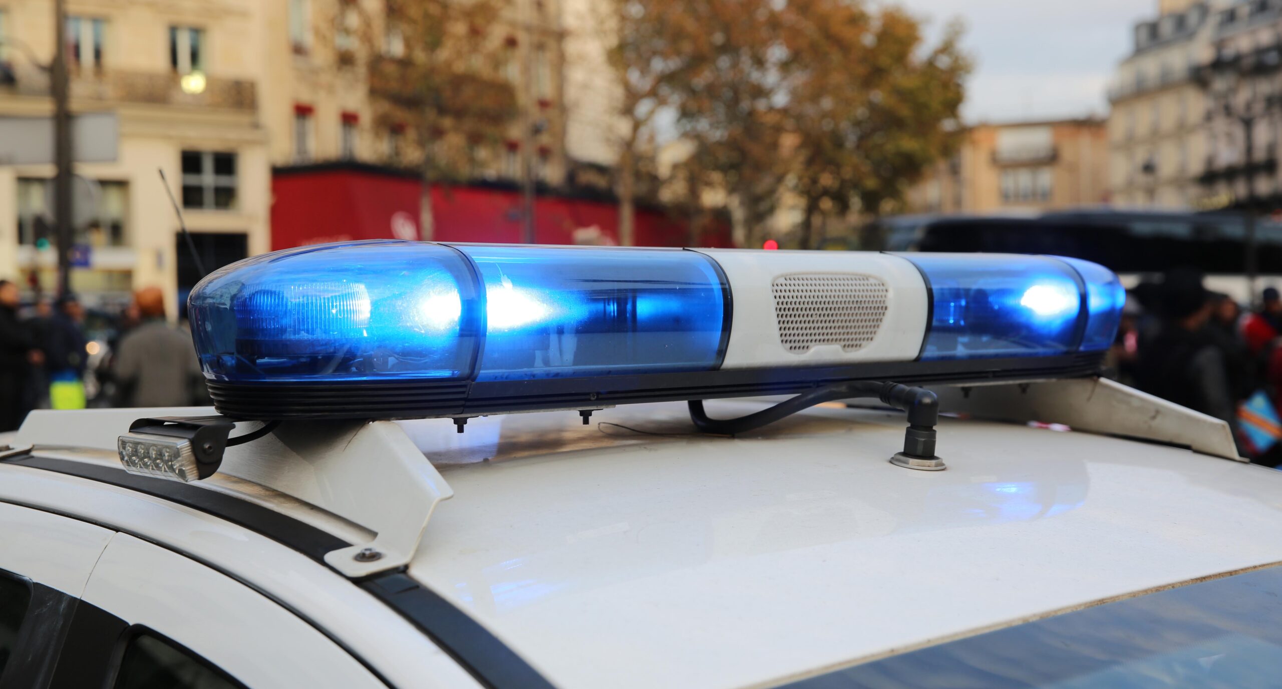 Sospechoso de tiroteo en París dijo que quería matar a migrantes y luego suicidarse