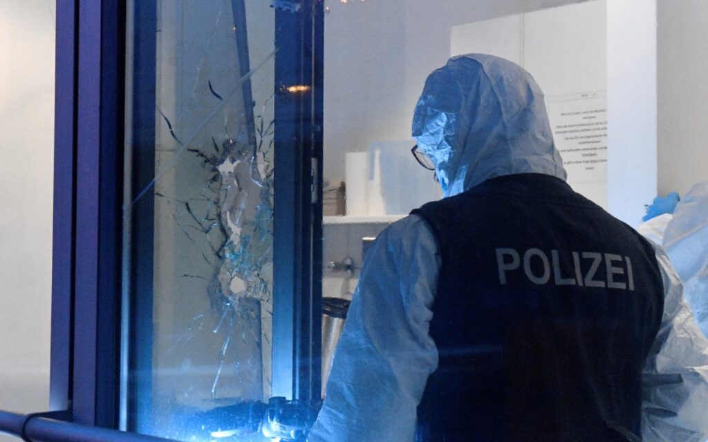 Sujeto asesina a su madre, toma rehenes y es abatido en Alemania