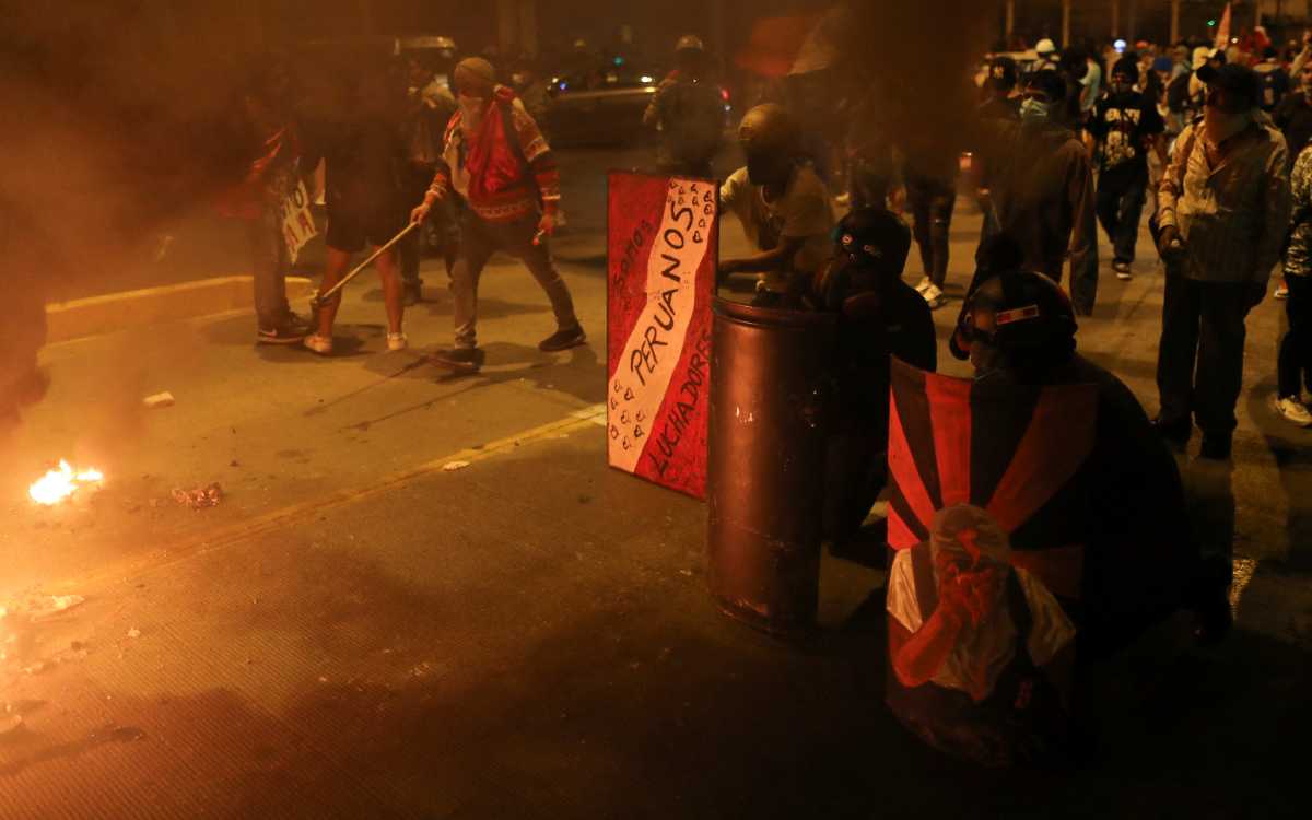 Suman siete muertos durante protestas en Perú