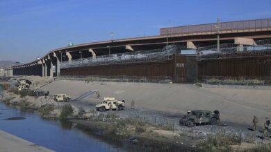 Texas blinda la frontera con México para impedir el paso de migrantes