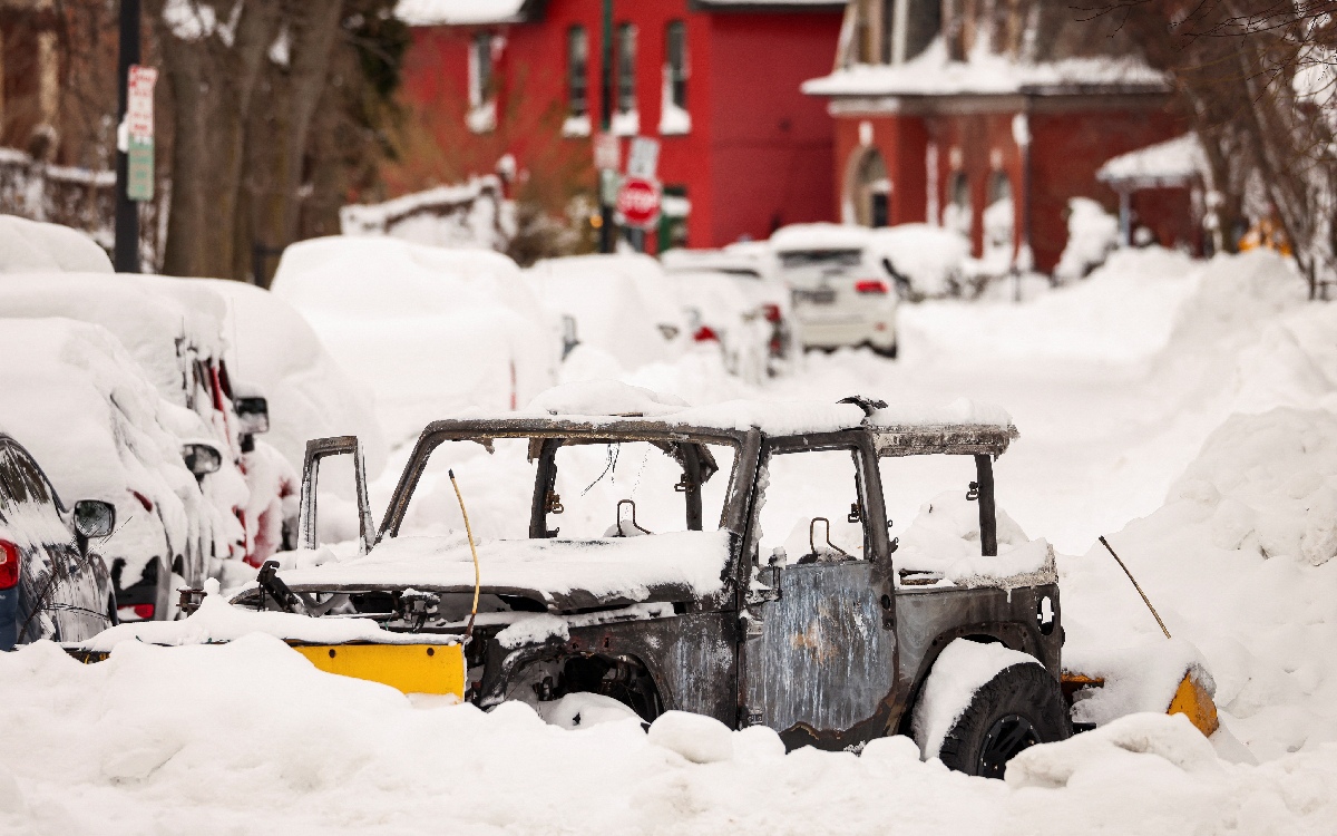 Tormenta en EU continúa deteniendo vuelos y actividades en Deer Park