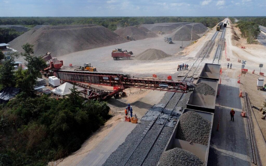 Tren Maya se desvía por hallazgos de sitios arqueológicos: AMLO
