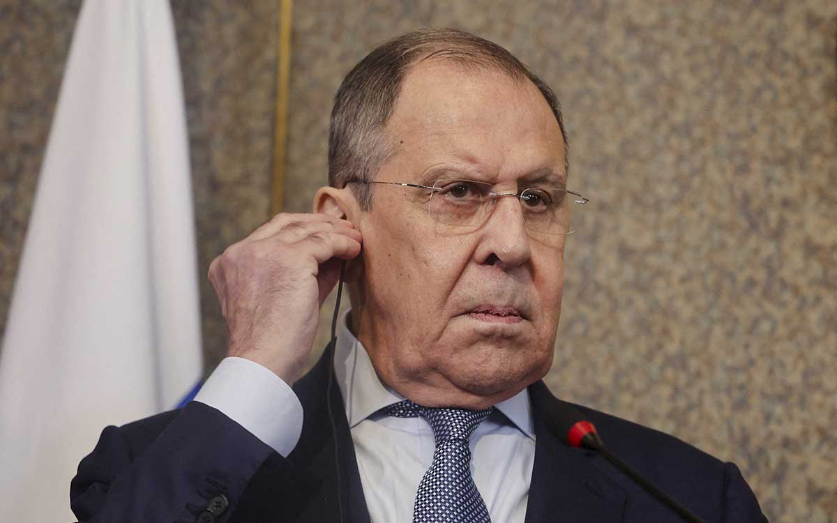 Ucrania debe cumplir las propuestas de Moscú o nuestro ejército decidirá: Lavrov