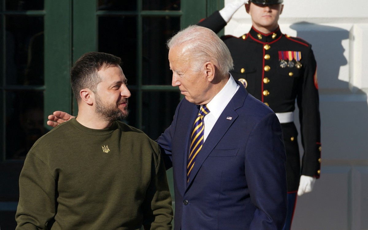 Ucrania 'nunca estará sola' frente a Putin: Biden a Zelenski