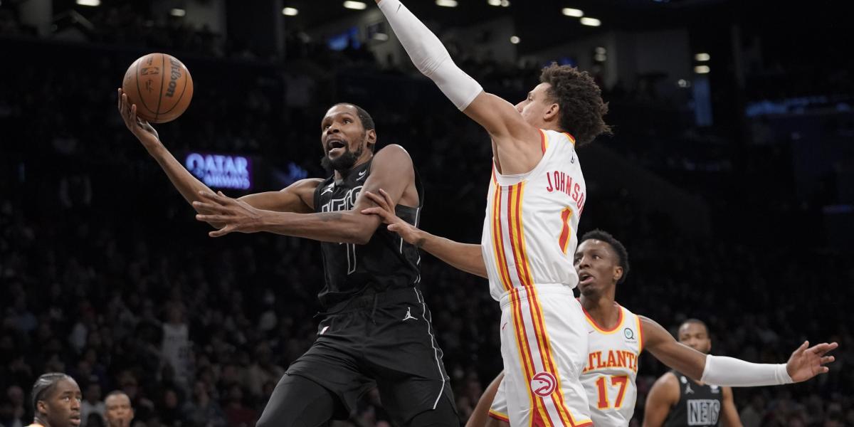Unos estelares Irving y Durant conducen a los Nets a una victoria ante los Hawks