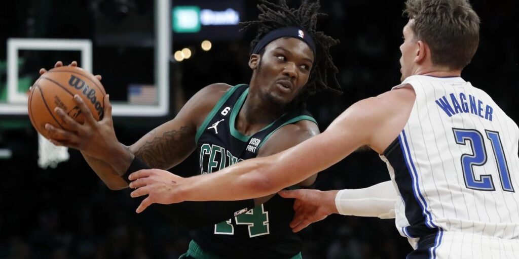 Vuelve Robert Williams pero los Celtics se la pegan contra los Magic