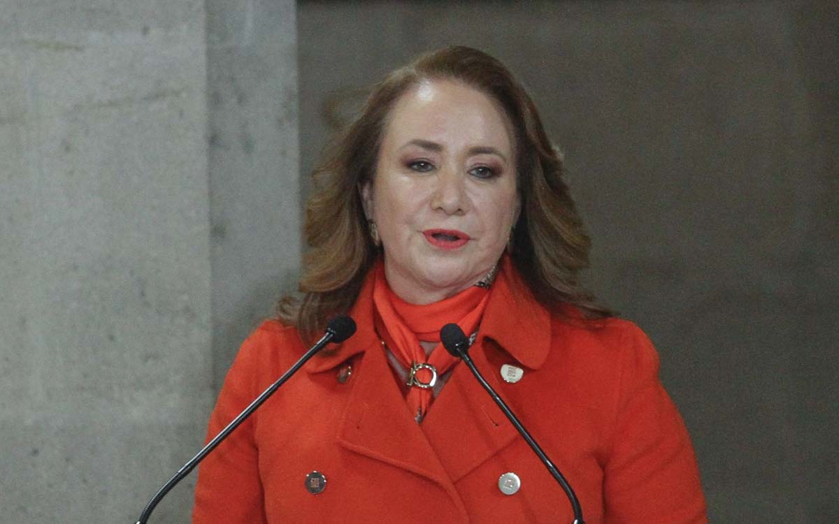 Yasmín Esquivel comparte carta de sinodal para defenderse del señalamiento de plagio