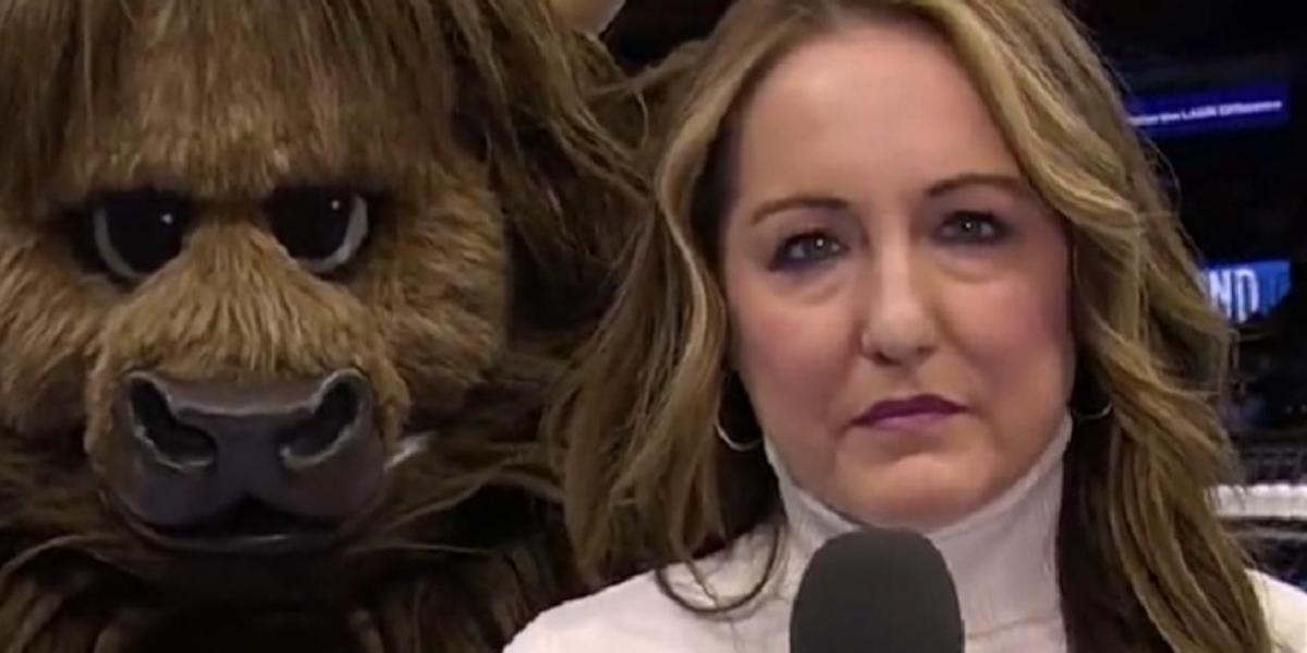 ¡Vaya susto! La mascota de los Thunder aterra a esta reportera antes de un directo