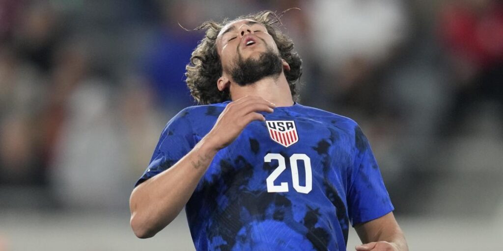 1-2: Estados Unidos cae en el debut de Hudson en el banquillo