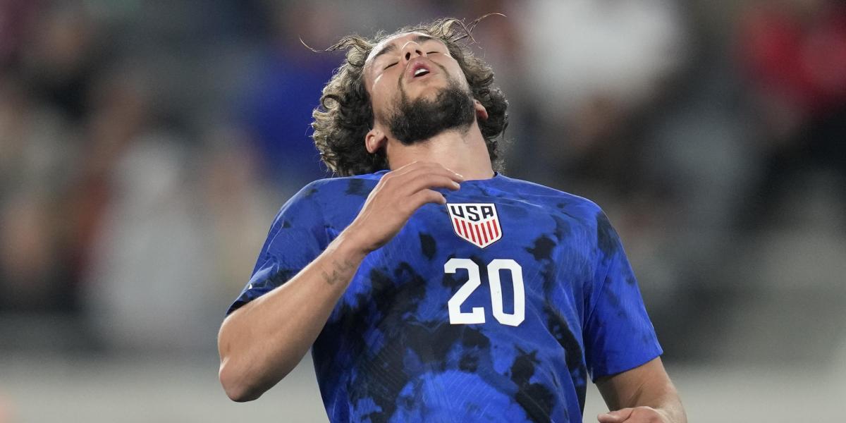 1-2: Estados Unidos cae en el debut de Hudson en el banquillo