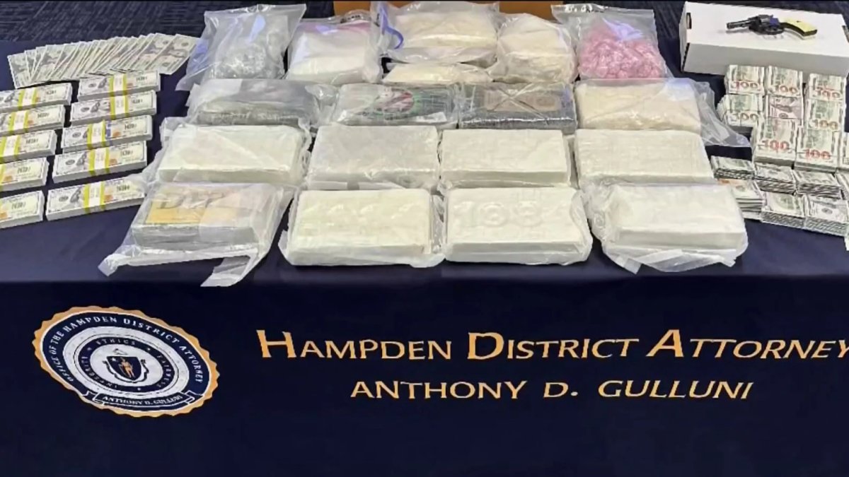 Tráfico de drogas en Bessemer St. en Springfield MA