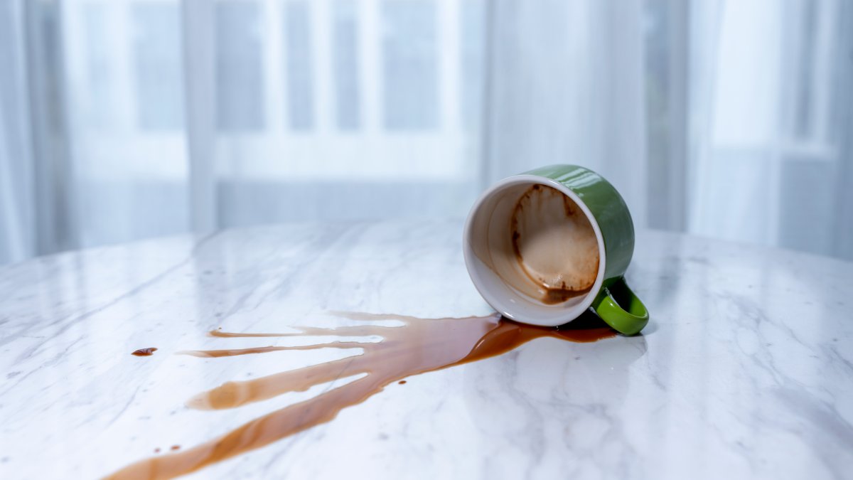 Acusan a mujer de Wisconsin de envenenar su marido