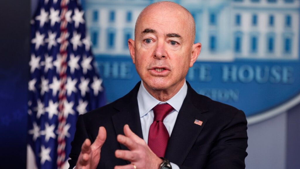 EEUU impondrá veto de 5 años a migrantes que crucen la frontera sin permiso