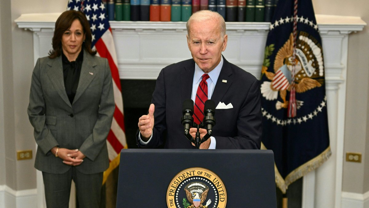 Biden amplía deportaciones rápidas en la frontera y expande programas de migración legal