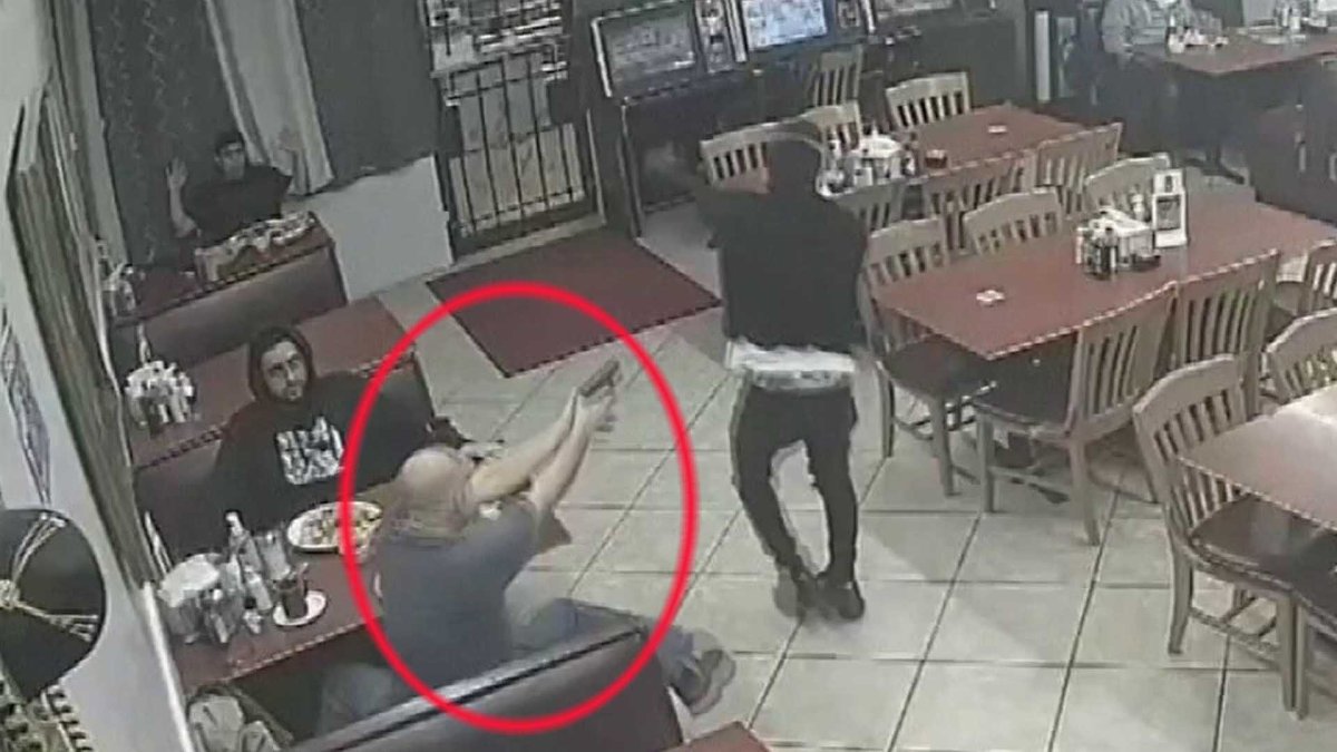 Intentó robar taquería el ranchito con pistola falsa y terminó muerto