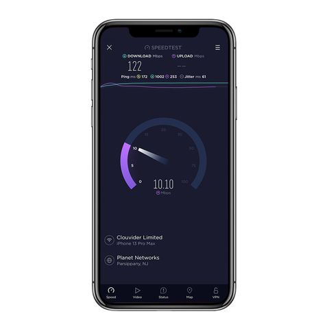 prueba de velocidad que muestra las tasas de conexión más lentas al usar expressvpn para aparecer en otro país