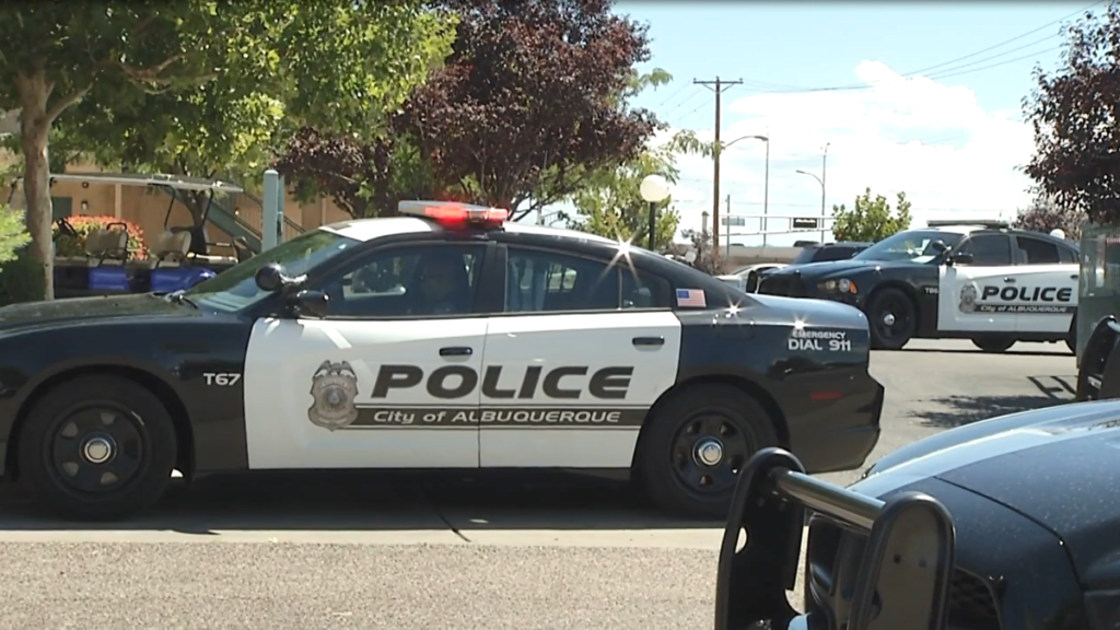 Atacan a tiros las residencias y oficinas de seis funcionarios públicos en Albuquerque
