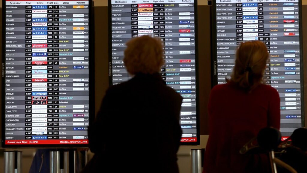 Vuelos retrasados en EEUU por falla en sistema de la FAA