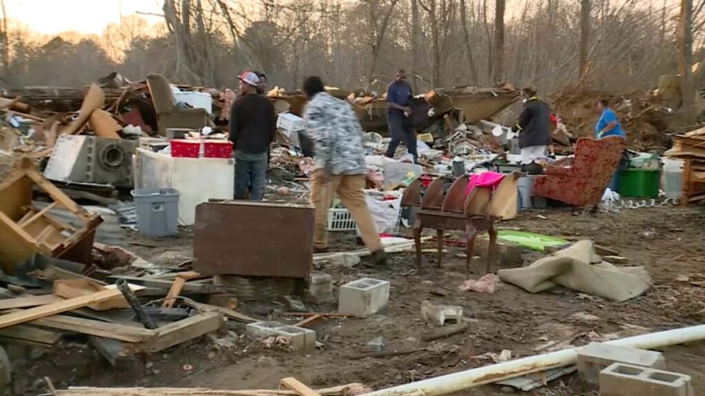 Gigantesco sistema de tormentas en Alabama deja al menos 6 muertos