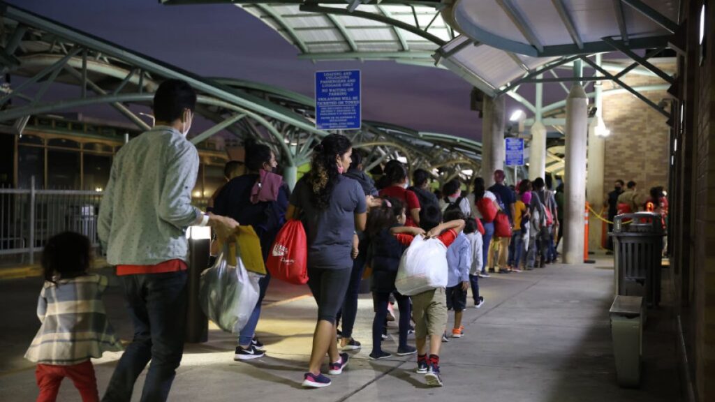 EEUU lanza aplicación móvil donde los migrantes podrán solicitar asilo en la frontera