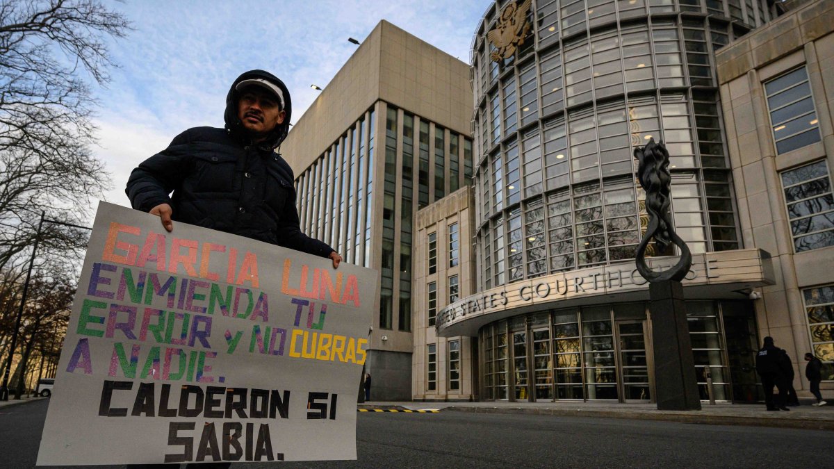 Comienza el juicio al exsecretario de Seguridad de México acusado de recibir sobornos del narco