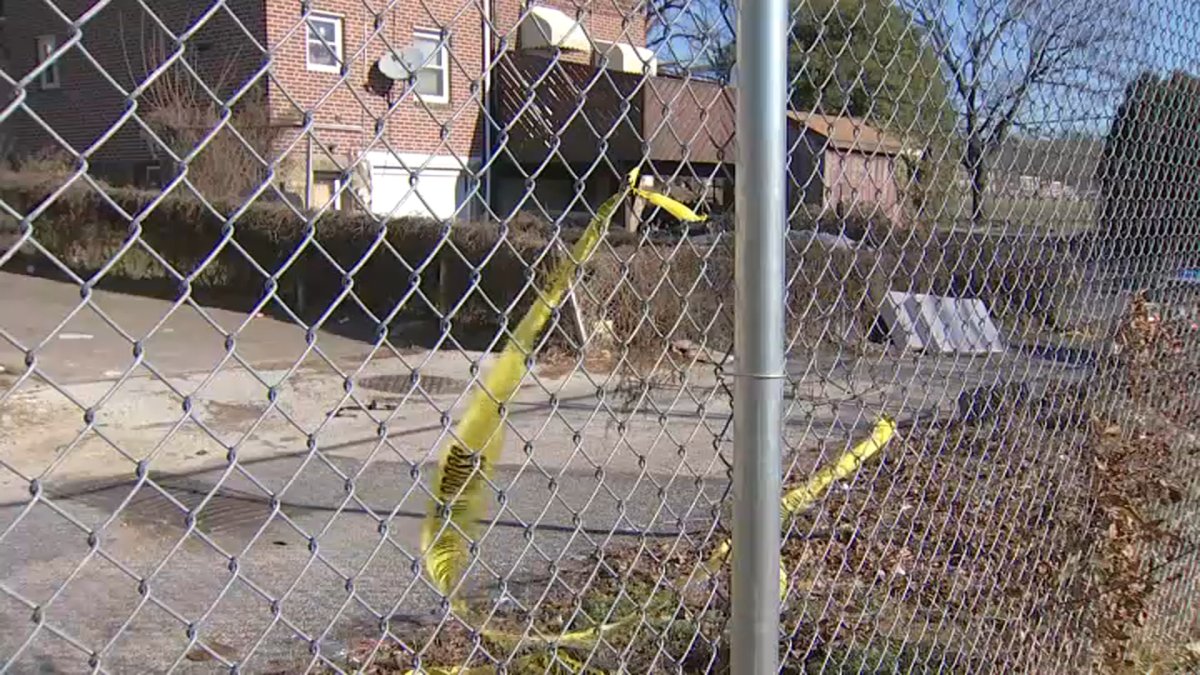 Hallan cadáver de mujer entre colchones en Upper Darby, Delaware County