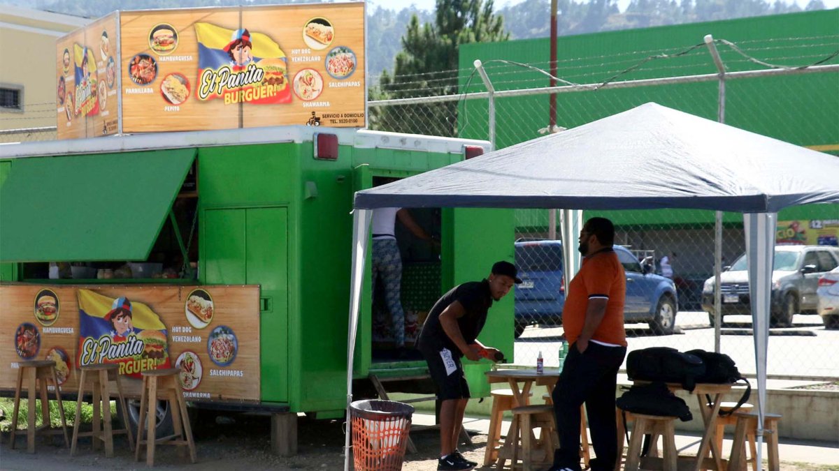 Venden arepas para cumplir el “sueño americano”: la valiente historia de cuatro inmigrantes