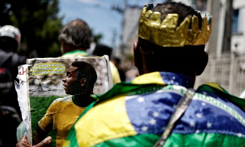 230 mil aficionados dieron el último adiós a Pelé