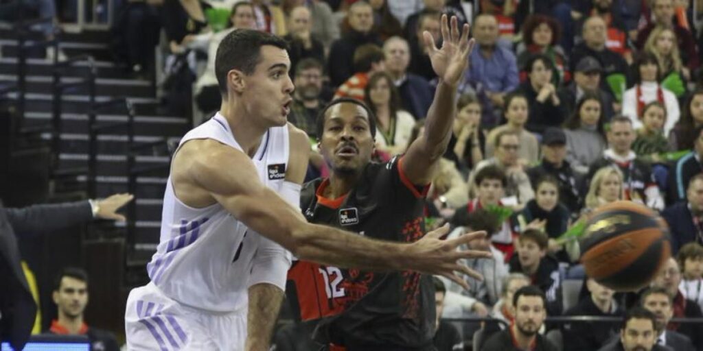 62-82: El Real Madrid despierta a tiempo en Granada para seguir líder