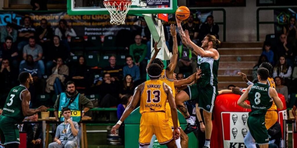 67-84: El Unicaja asalta la cancha del Limoges