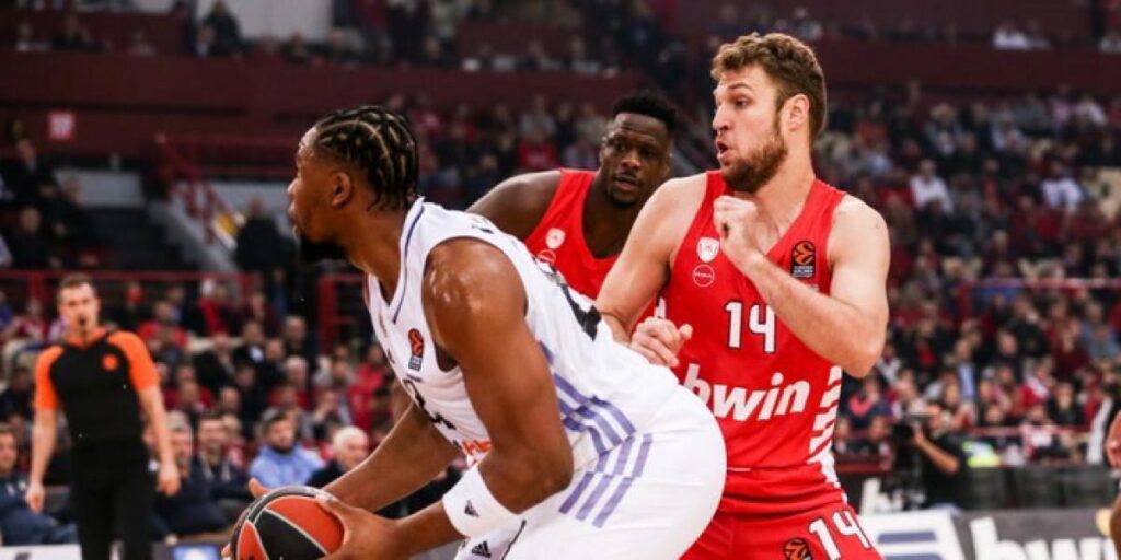 73-60: Correctivo real para el Madrid en El Pireo