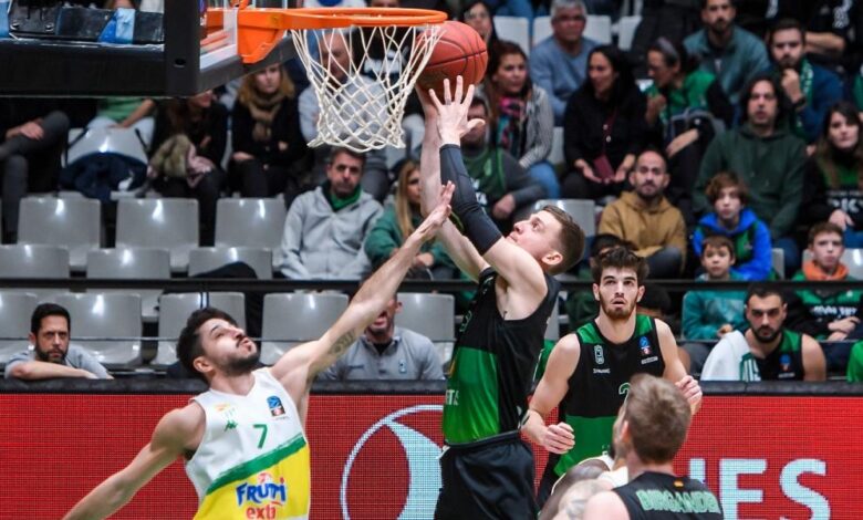 83-82: Feliz decide con un tiro libre una batalla de playoff