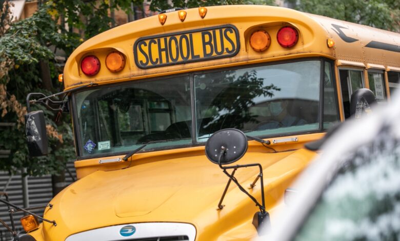 A medida que las escuelas públicas de Nueva York bloquean ChatGPT, OpenAI dice que está trabajando en 'mitigaciones' para ayudar a detectar el texto generado por ChatGPT