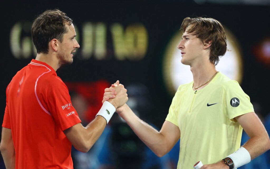 Abierto de Australia: ¡Cae otro favorito! Medvédev no puede contra Korda