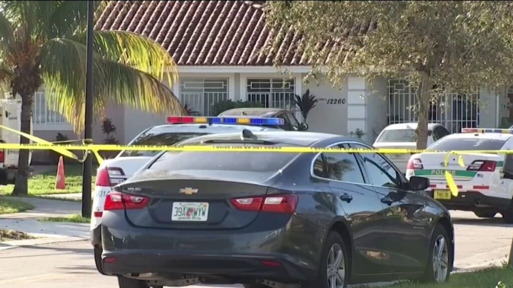 Acusan a hombre de apuñalar y atropellar a mujer