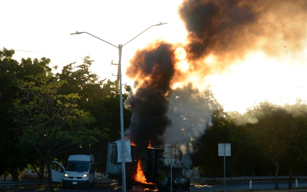 Al menos dos policías muertos tras captura de Ovidio Guzmán
