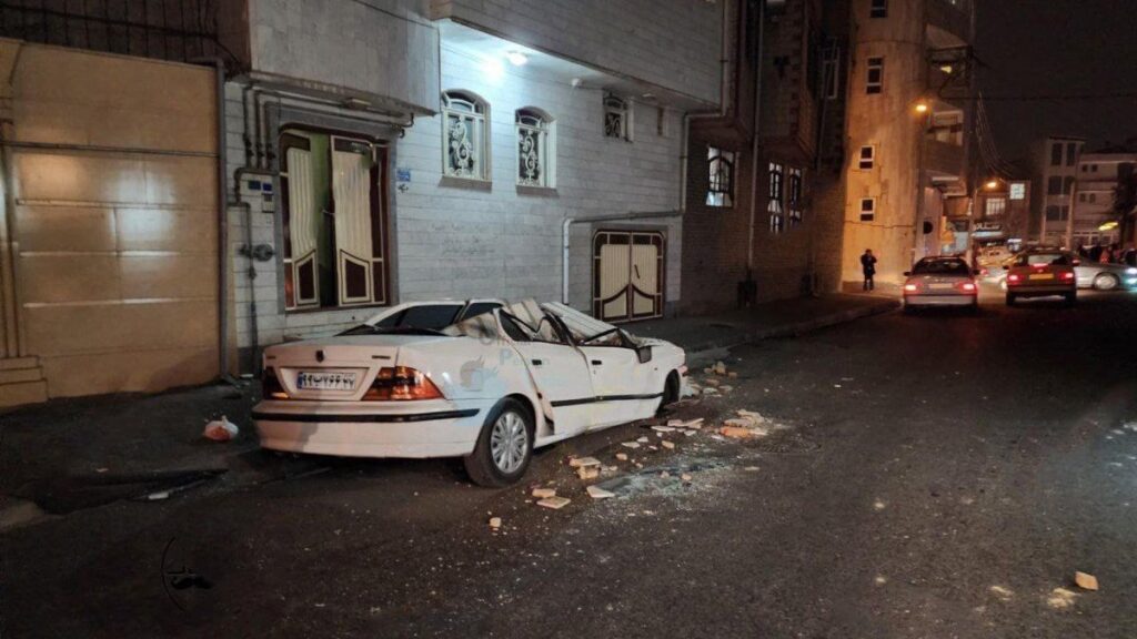 Al menos tres muertos y más de 400 heridos en un fuerte sismo en Irán, reportan las autoridades