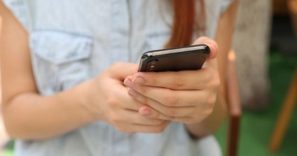 Argentina tiene uno de los planes de celular más caros y vale cuatro veces el precio uruguayo