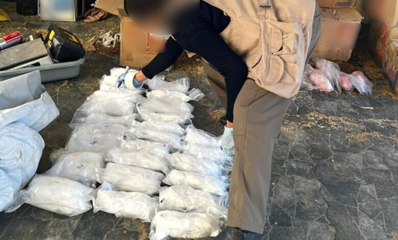 Aseguran casi media tonelada de metanfetamina y armamento en Tijuana
