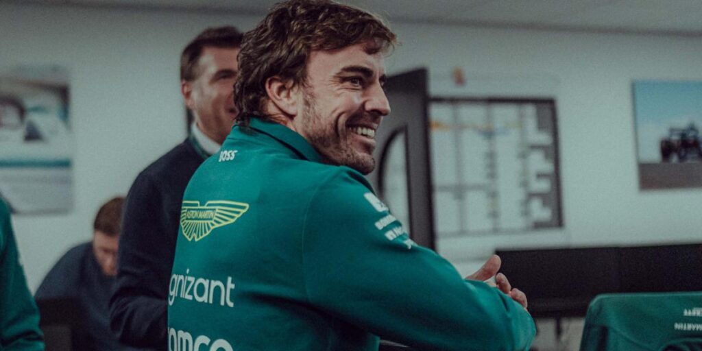 Así fue el primer día en la oficina de Fernando Alonso