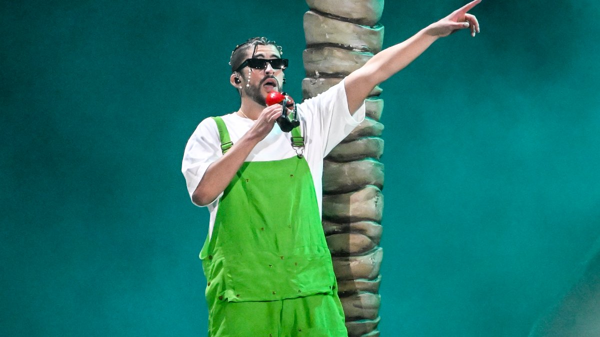 Bad Bunny compra lujosa mansión en Los Ángeles por $8.8 millones