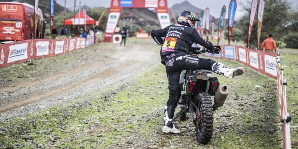 Barreda sufre una fractura del dedo gordo del pie pero quiere seguir