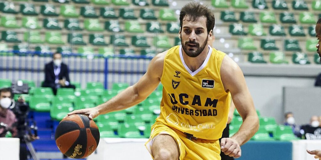 Bellas afirma que no deben "entrar al trapo" de lo que plantee el Pinar Karsiyaka